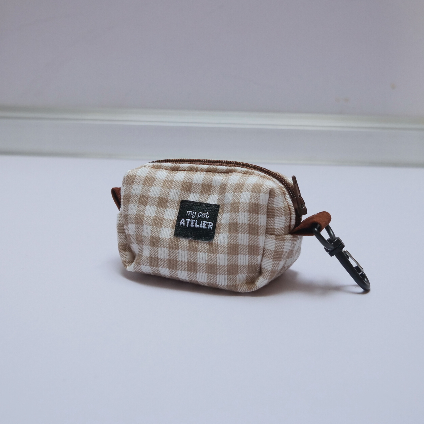 Dispensador de bolsas paseo perro Vichy Marrón