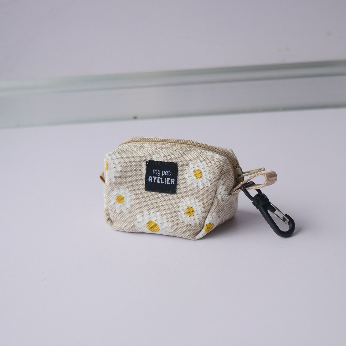 Dispensador de bolsas paseo perro Margaritas