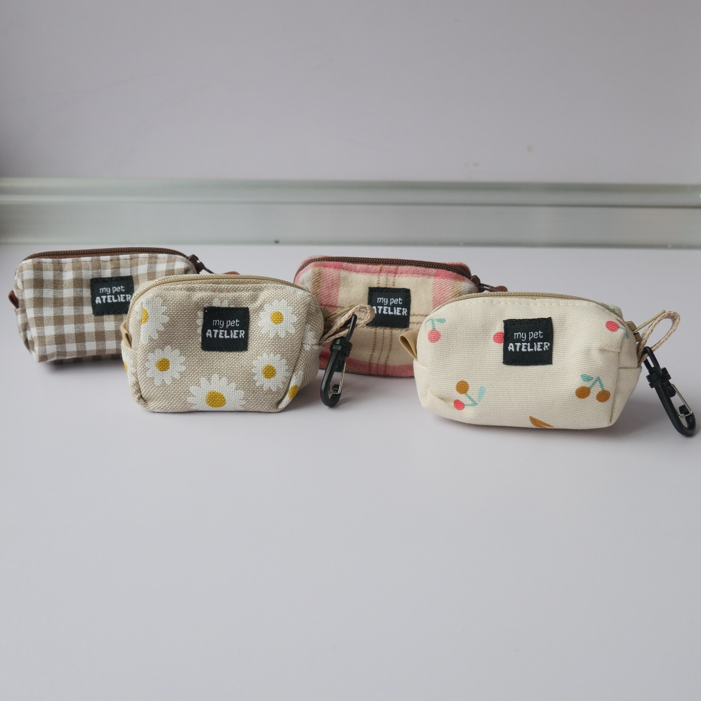 Dispensador de bolsas paseo perro Sweet Cherry