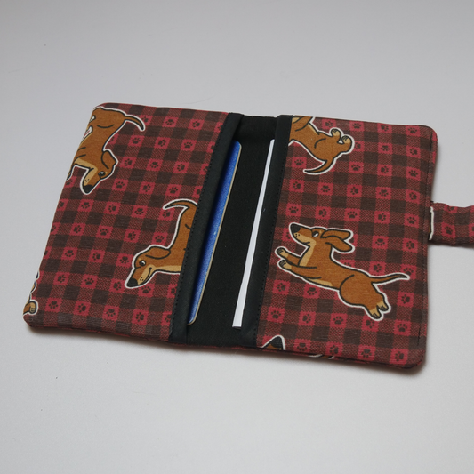 Portadocumentos para mascotas Steffy de Mi tienda, con espacio para identificación y documentos en tela resistente y color vibrante.