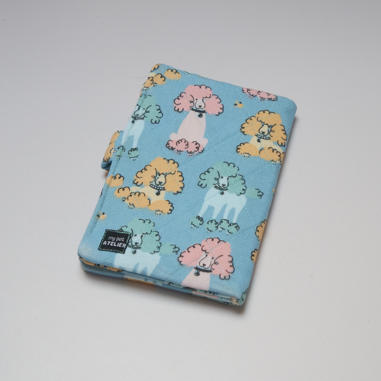 Portadocumentos para mascotas multicolor de Mi tienda, con espacio para pasaporte, vacunas y documentos importantes.