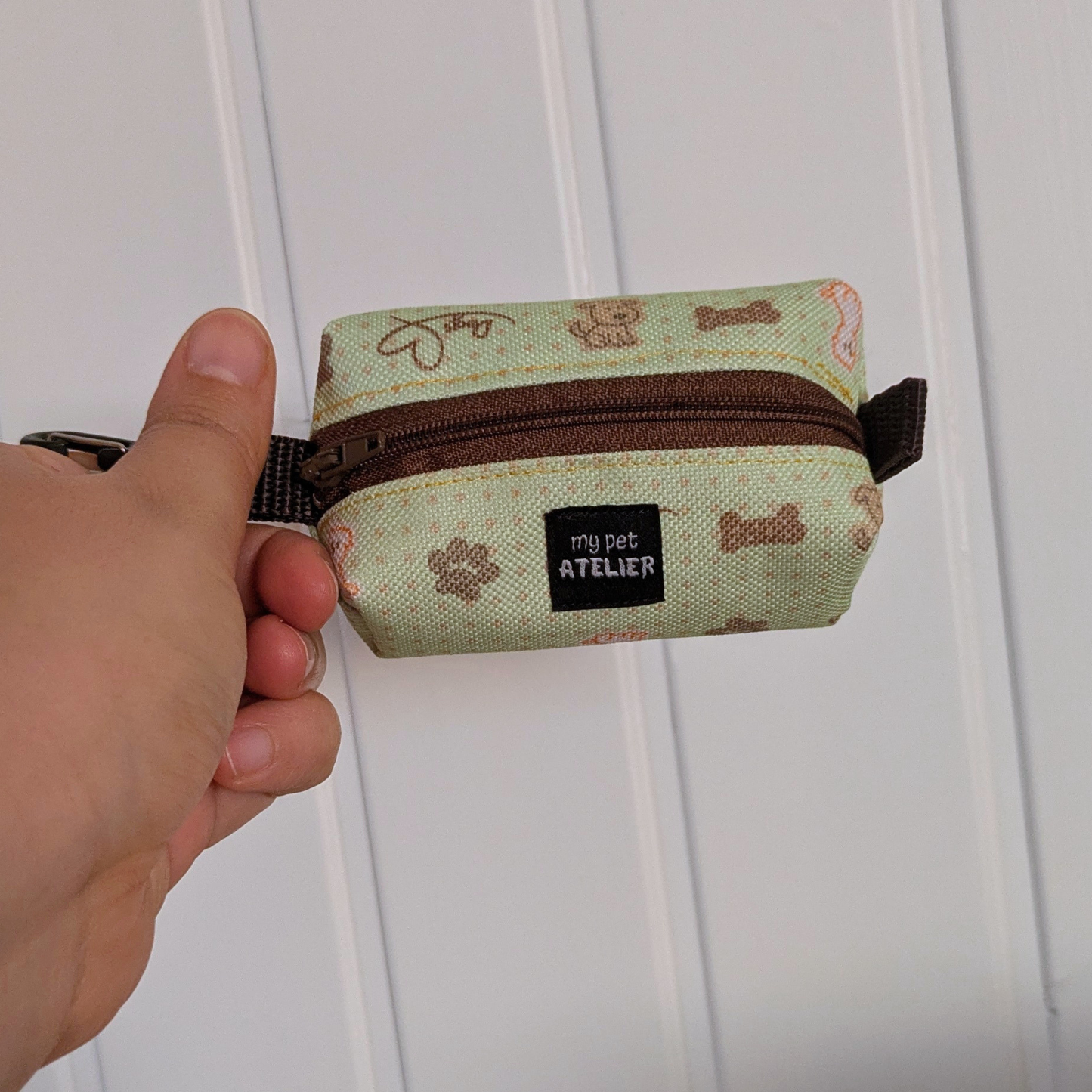 Dispensador de bolsas recoge cacas dogs