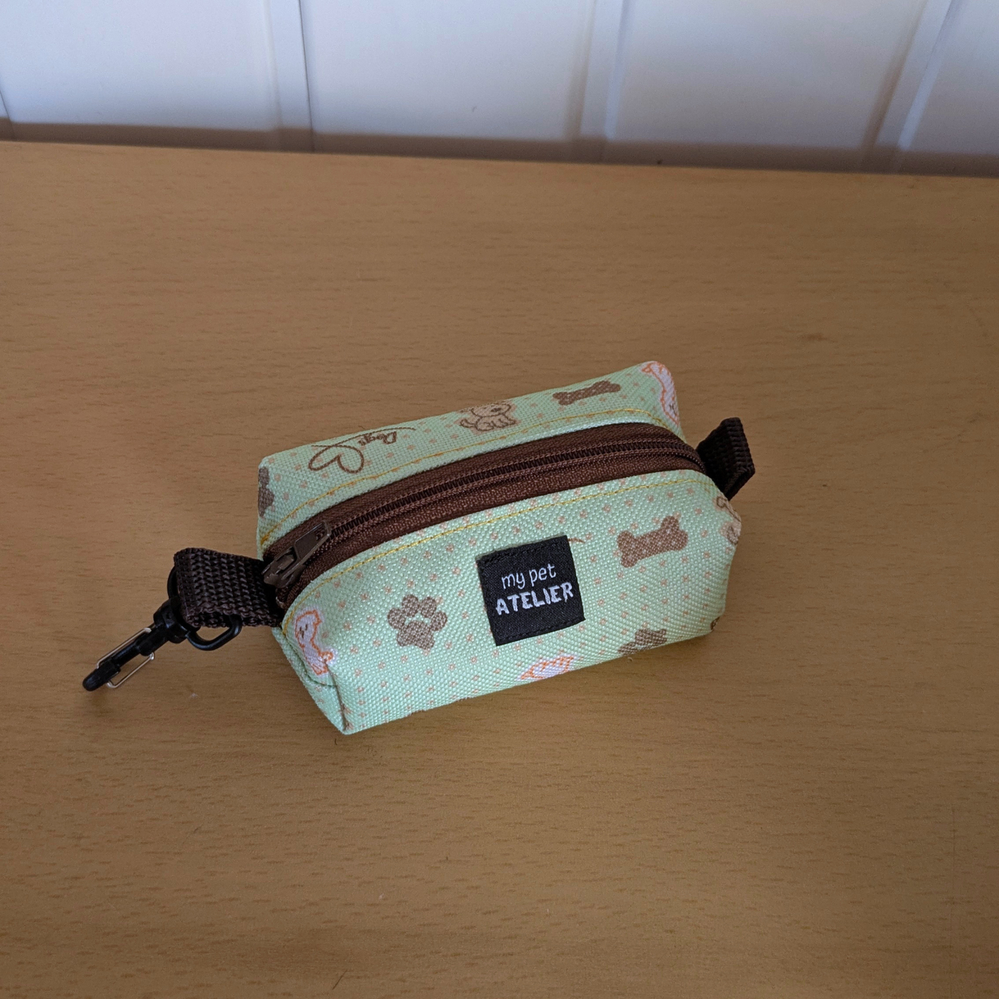 Dispensador de bolsas recoge cacas dogs