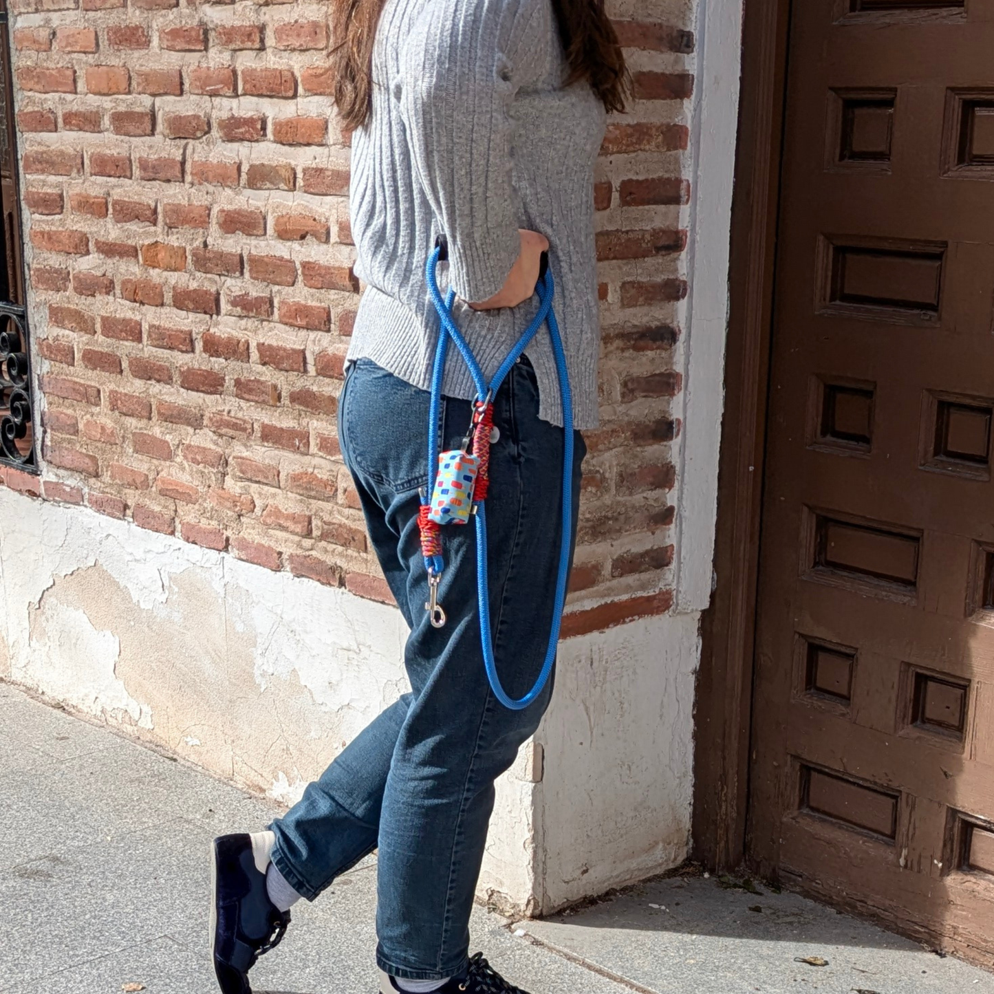 Correa de paseo para perro Festival en color celeste, hecha por Mi tienda, con diseño resistente y cómodo para pasear a tu mascota.